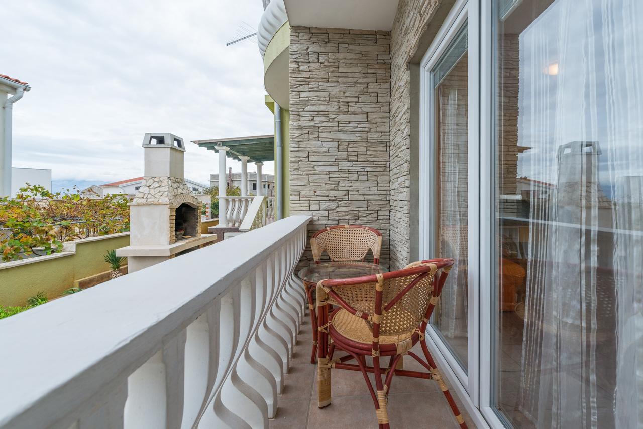 ויר Apartments Mahnet מראה חיצוני תמונה